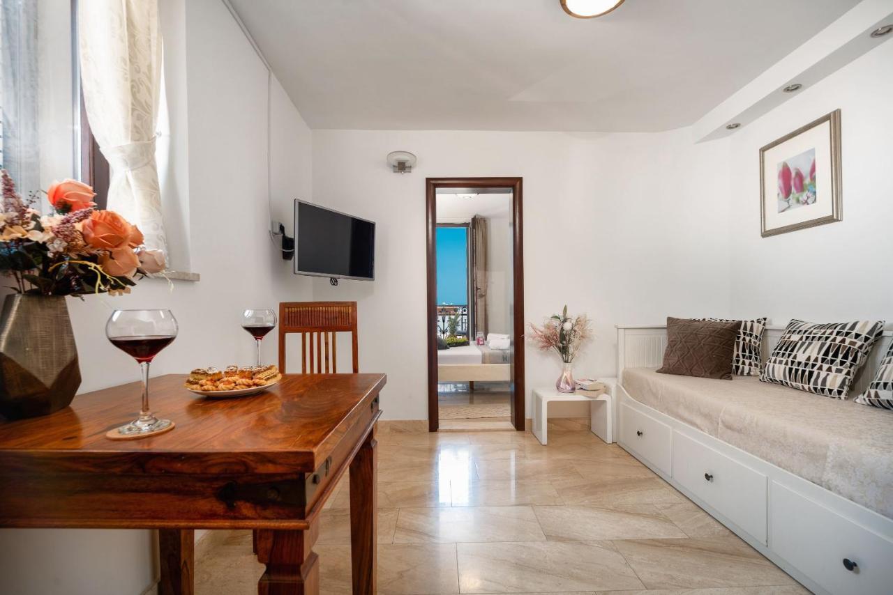 Luxury Apartments Perko Kaštela Exteriér fotografie